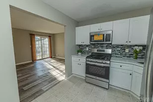 142 Darwin Ln, North Brunswick Township, NJ 08902 - Photo 3