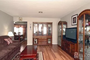 475 Rockport Way, Monroe Township, NJ 08831 - Photo 3
