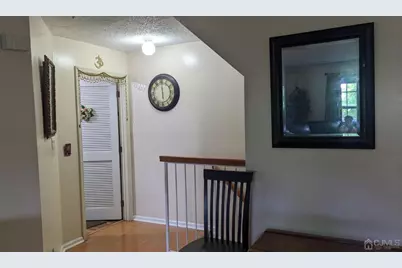 7 Newburgh Drive, Edison, NJ 08820 - Photo 5