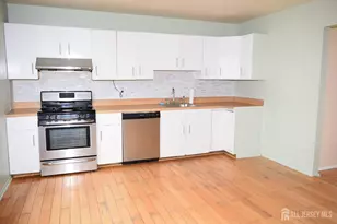 31 Larch St, Carteret, NJ 07008 - Photo 15