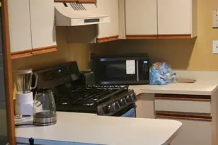 1002 Hidden Village Dr, Perth Amboy, NJ 08861 - Photo 3