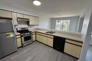 251 Hyde Park Rd, Franklin Township, NJ 08873 - Photo 5