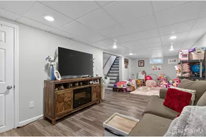 63 Lyons Avenue, Woodbridge Township, NJ 07095 - Photo 9