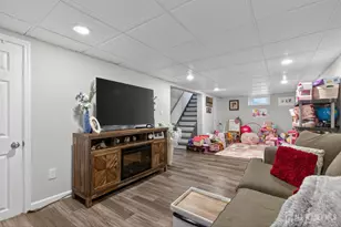 63 Lyons Ave, Woodbridge Township, NJ 07095 - Photo 9