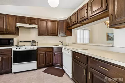 188 W Wycoff Way, East Brunswick Township, NJ 08816 - Photo 21