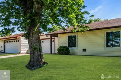 150 Maclura Plaza #C, Monroe Township, NJ 08831 - Photo 3