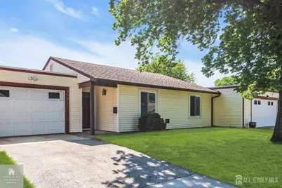 150 Maclura Plaza #C, Monroe Township, NJ 08831 - Photo 3