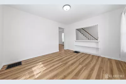 46 Warrenville Road, Middlesex, NJ 08846 - Photo 13
