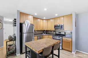 808 Breckenridge Dr, Branchburg Township, NJ 08876 - Photo 5