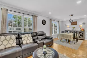 6 Ives Ct, Monroe Township, NJ 08831 - Photo 11