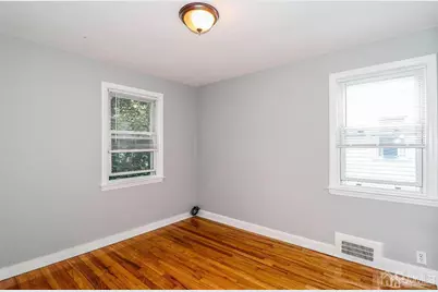 9 Macarthur Drive, Edison, NJ 08837 - Photo 7
