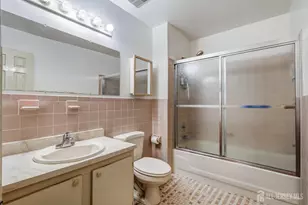 1401 N Oaks Blvd, North Brunswick Township, NJ 08902 - Photo 19