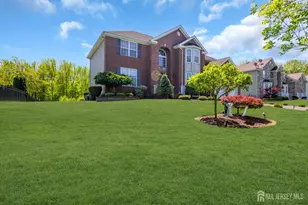 18 Gloria Lane, Monroe Township, NJ 08831 - Photo 5