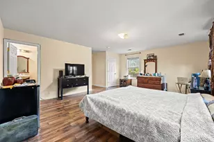 74 Wildwood Ave, Edison, NJ 08837 - Photo 13