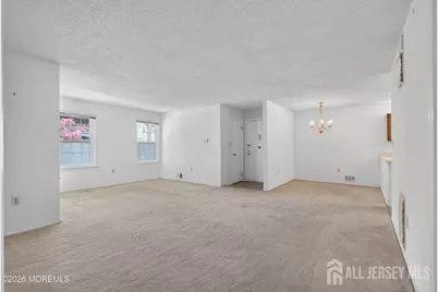 318 Wycoff Way W, East Brunswick Township, NJ 08816 - Photo 3