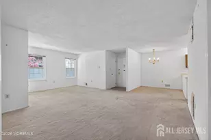 318 Wycoff Way W, East Brunswick Township, NJ 08816 - Photo 3