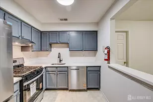 936 Waterford Dr, Edison, NJ 08817 - Photo 15