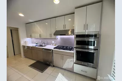 9 E Holly Road E, Iselin, NJ 08830 - Photo 11