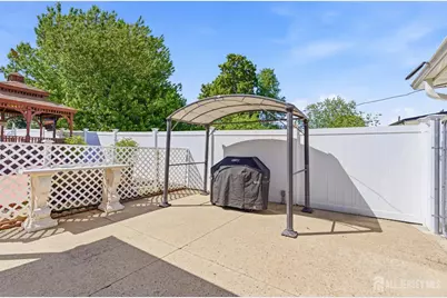 31 Pinetree Drive, Sayreville, NJ 08859 - Photo 33