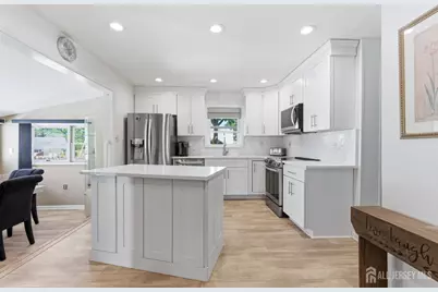 31 Pinetree Drive, Sayreville, NJ 08859 - Photo 5