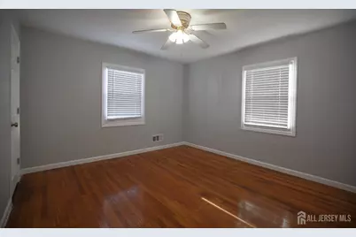 545 Olive Place, Woodbridge Township, NJ 07095 - Photo 9