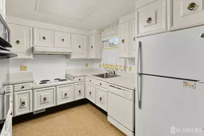 27 Bradford Lane #B, Monroe Township, NJ 08831 - Photo 7