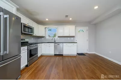 573 Garden Avenue, Woodbridge Township, NJ 07095 - Photo 5