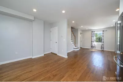 573 Garden Avenue, Woodbridge Township, NJ 07095 - Photo 7