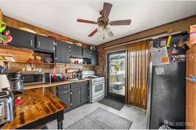 124 W 10th Avenue, Roselle, NJ 07203 - Photo 15