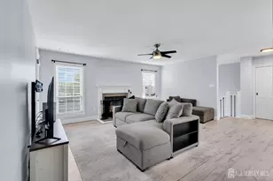 421 Hancock Pl, Marlboro Township, NJ 07751 - Photo 5