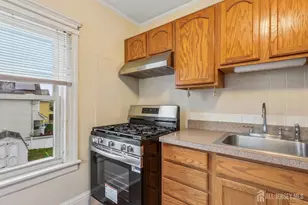 104 Thompson St, Raritan, NJ 08869 - Photo 9