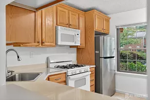 134 Pear Tree Ln, Franklin Township, NJ 08823 - Photo 5