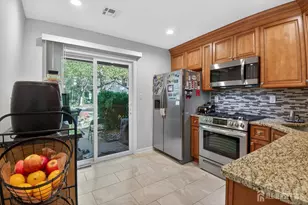 103 Aspen Dr, North Brunswick Township, NJ 08902 - Photo 9