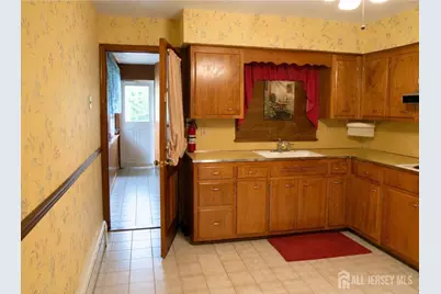 1818 W 4th Street W, Dunellen, NJ 08812 - Photo 5