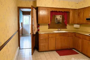 1818 W 4th Street W, Dunellen, NJ 08812 - Photo 5