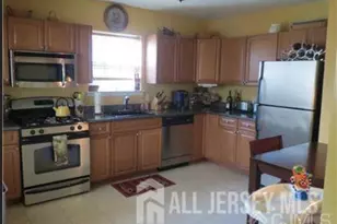 1056 Morning Glory Dr, Monroe Township, NJ 08831 - Photo 3