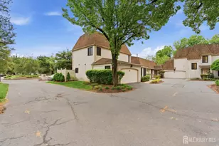 76 Carriage Pl, Edison, NJ 08820 - Photo 3