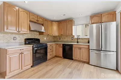 76 Carriage Place, Edison, NJ 08820 - Photo 13