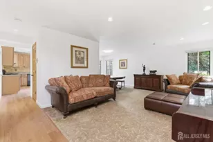 76 Carriage Pl, Edison, NJ 08820 - Photo 7