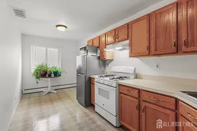 7 Lake Avenue #4b, East Brunswick Township, NJ 08816 - Photo 5