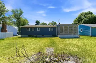 154 Mulberry Ln, Middlesex, NJ 08846 - Photo 3