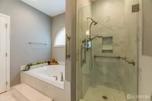 25 Leeds Ln, Monroe Township, NJ 08831 - Photo 23