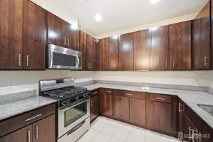 336 Pond Ln, Piscataway Township, NJ 08854 - Photo 11