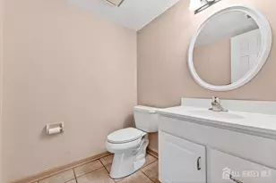 18 Westgate Dr, Edison, NJ 08820 - Photo 13