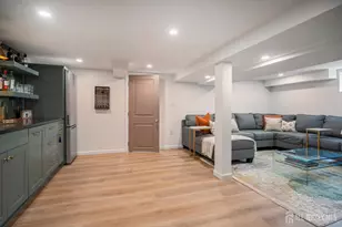 24 Dartmouth St, Edison, NJ 08837 - Photo 33