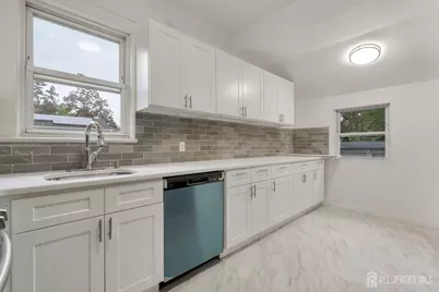 304 Park Avenue N, Linden, NJ 07036 - Photo 7