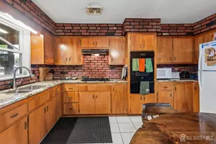 844 Lakeshore Dr, Aberdeen Township, NJ 07735 - Photo 7