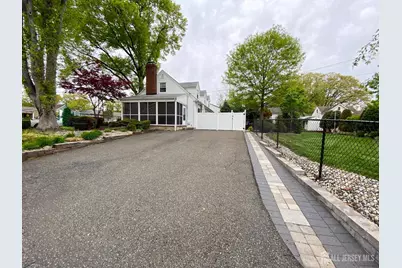 608 E Hendricks Boulevard E, South Plainfield, NJ 07080 - Photo 5