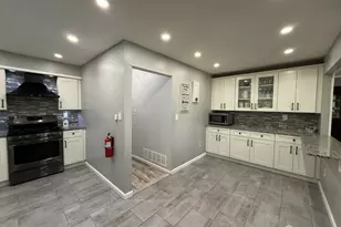 9 Hoffman Ct, East Brunswick Township, NJ 08816 - Photo 17