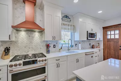 302 Mountainview Terrace, Dunellen, NJ 08812 - Photo 21